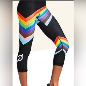 Peloton Black Leggings & top with Rainbow Stripes reverses to grey size small